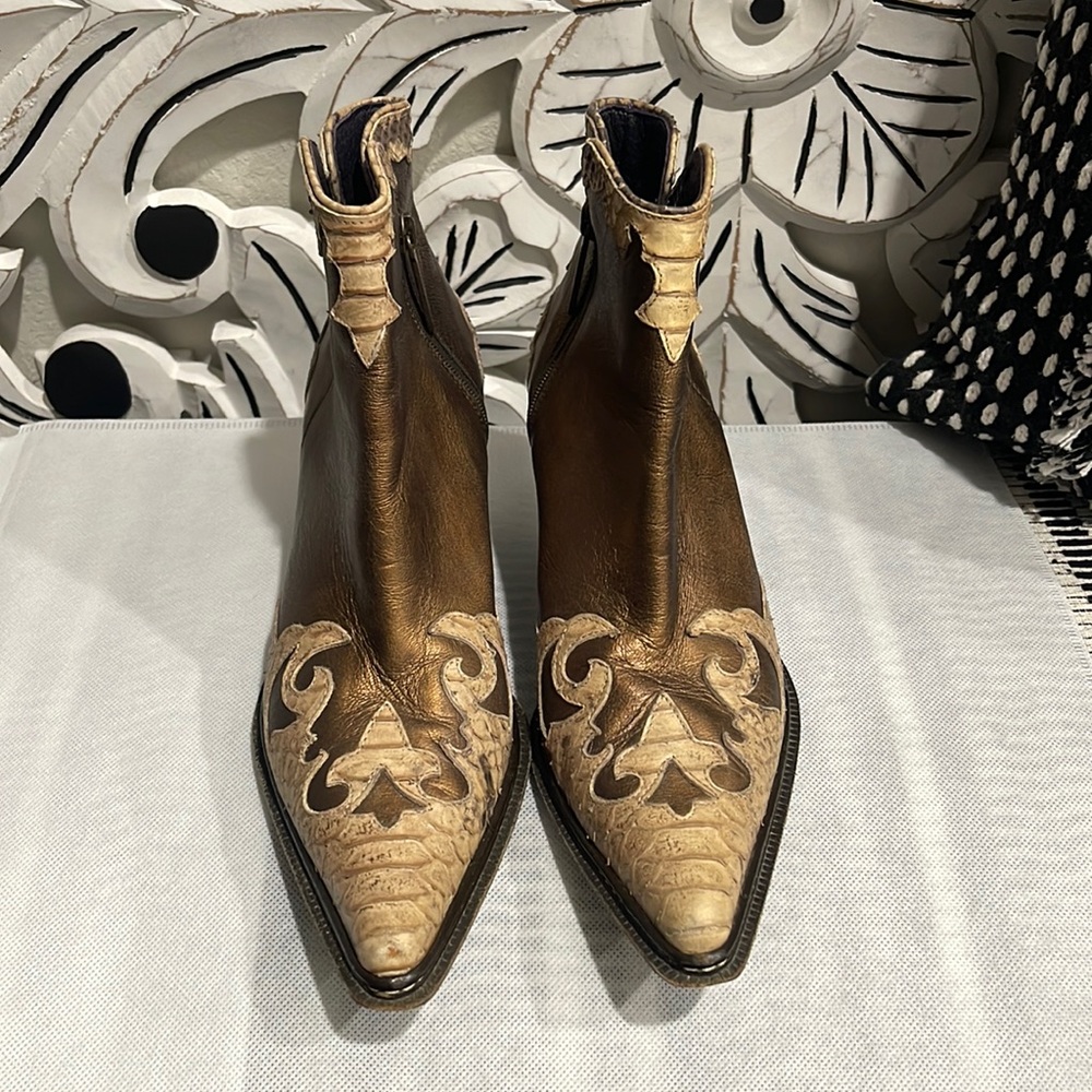 Donald J Pliner Western Boots